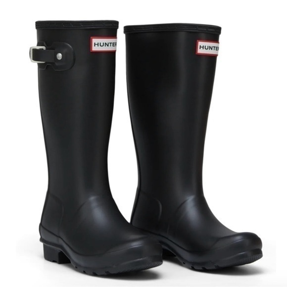 Hunter Shoes - Hunter Original Rain Boot Black 9 👢👢❤️❤️
